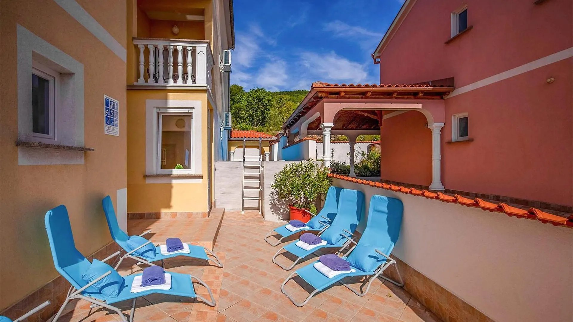 Nice Apartment In Dramalj With Wifi