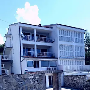 Helena Apartman